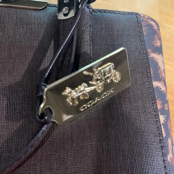 COACH Handbag - Picture 6 of 6